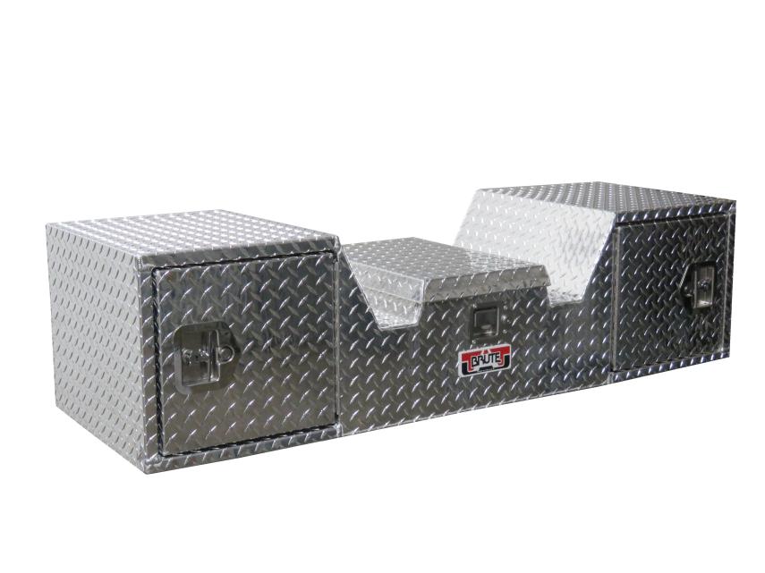 Polished aluminum diamond plated 5th wheel tool box