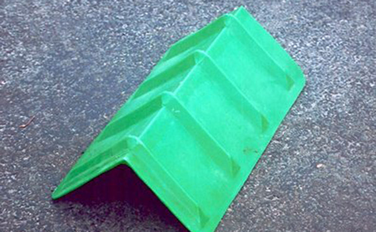 Green VeeBoard Corner Protector