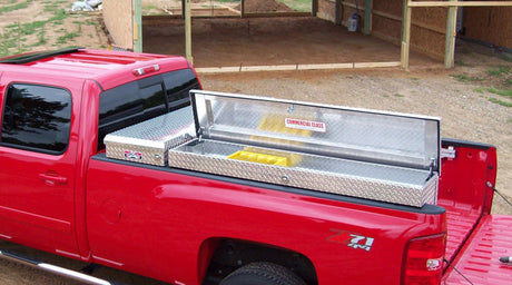 big truck losider installed with crossover tool box 
